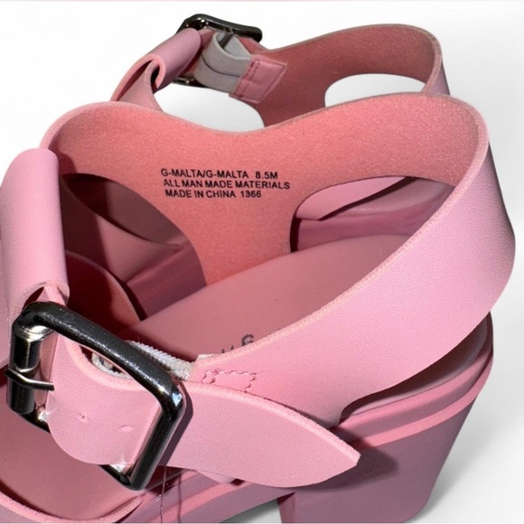 Stylish Pink chunky goth Platform - Picture 7 of 8